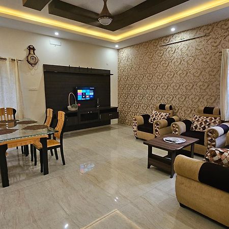 Shi'S Vilva - The Bungalow In Coimbatore - Near Airport, Kmch, Codesia Eksteriør billede