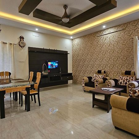 Shi'S Vilva - The Bungalow In Coimbatore - Near Airport, Kmch, Codesia Eksteriør billede