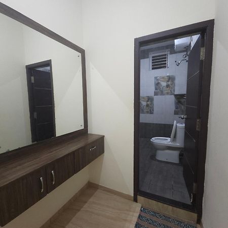 Shi'S Vilva - The Bungalow In Coimbatore - Near Airport, Kmch, Codesia Eksteriør billede